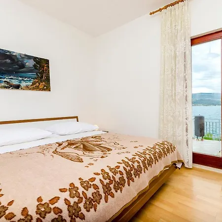 Marijana Apartman *